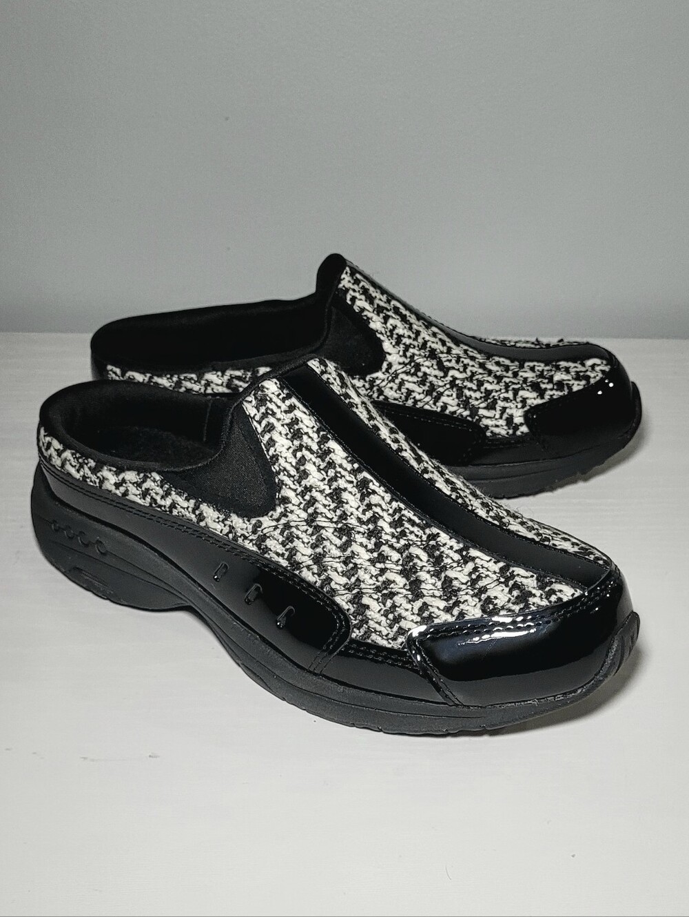 Easy Spirit Women's Travel Time Slip-on Walking Mules 6.5W